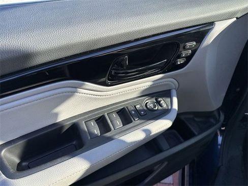 Certified 2024 Honda Odyssey Touring image 11