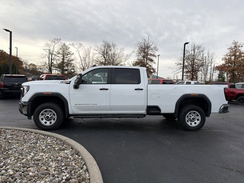 Used 2024 GMC Sierra 2500 Pro w/ Convenience Package image 9