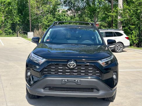 Used 2025 Toyota RAV4 XLE Premium FWD image 2