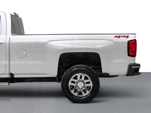 Used 2015 Chevrolet Silverado 2500 LT w/ LT Convenience Package AWD/4WD image 11