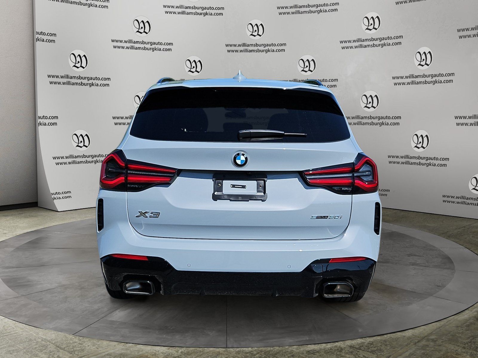 Used 2024 BMW X3 sDrive30i w/ Premium Package w/ZPA RWD image 4