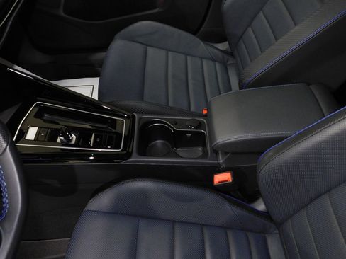 Used 2025 Volkswagen Golf R Black Edition image 36