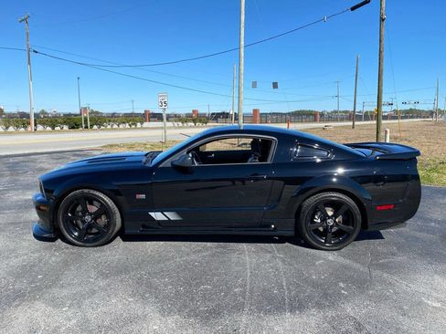 Used 2007 Ford Mustang GT image 2
