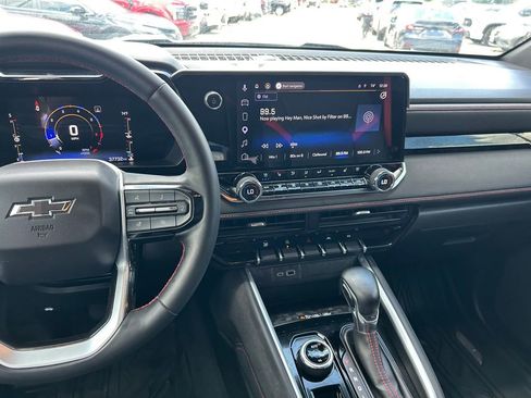 Used 2023 Chevrolet Colorado Z71 w/ Z71 Convenience Package 2 AWD/4WD image 18