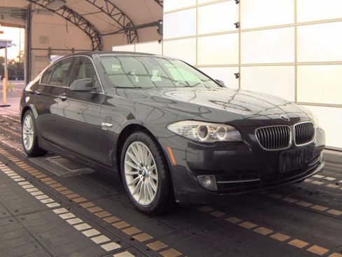 Used 2011 BMW 535i xDrive Sedan image 6