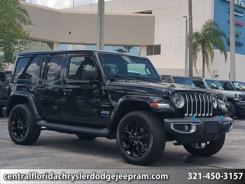 Used 2022 Jeep Wrangler Unlimited Sahara AWD/4WD image 1