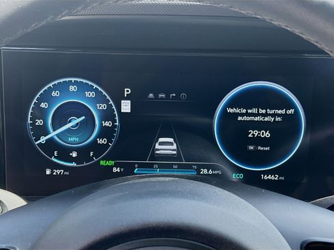 Used 2025 Hyundai Elantra Limited image 11