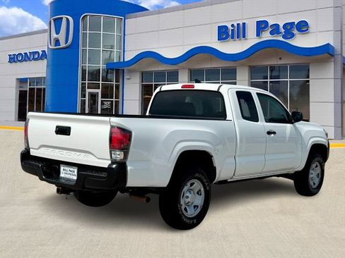 Used 2022 Toyota Tacoma SR RWD image 4