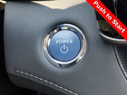 Used 2022 Toyota Highlander XLE image 26