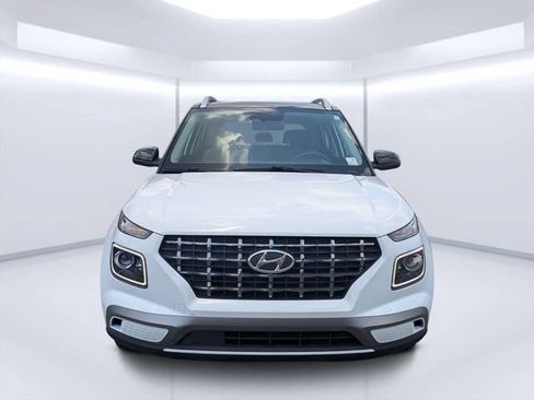 Used 2025 Hyundai Venue Limited FWD image 38