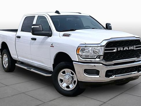 Used 2024 RAM 2500 Tradesman w/ Chrome Appearance Group AWD/4WD image 3