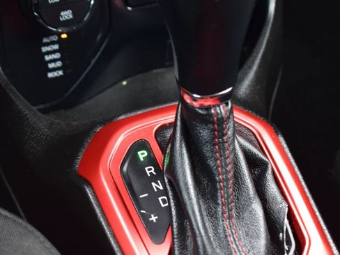 Used 2017 Jeep Renegade Trailhawk AWD/4WD image 29