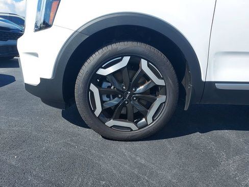 Certified 2025 Kia Telluride EX w/ EX Captain's Chair Package AWD/4WD image 10