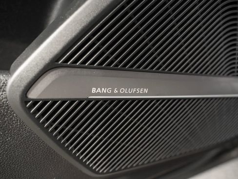 Used 2018 Audi Q5 2.0T Premium Plus w/ Premium Plus Package image 19