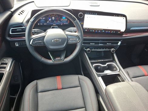 Used 2024 Chevrolet Traverse RS image 13