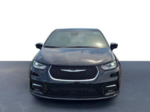 New 2026 Chrysler Pacifica Select image 2