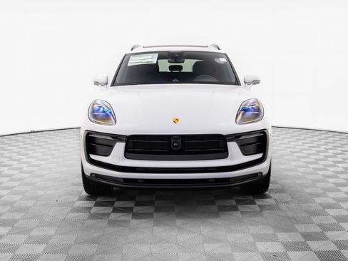 Certified 2026 Porsche Macan AWD/4WD image 9