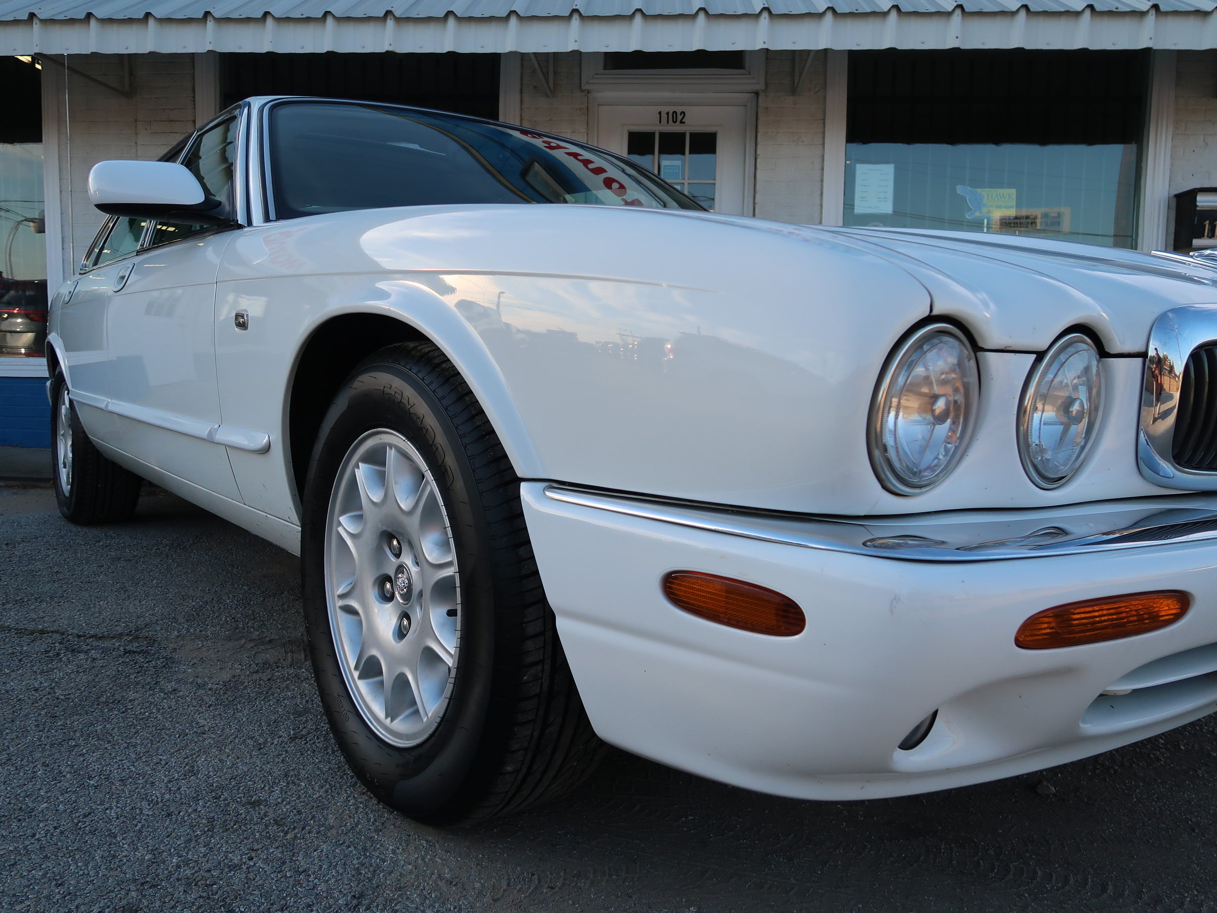 Used 1999 Jaguar XJ8 RWD image 11