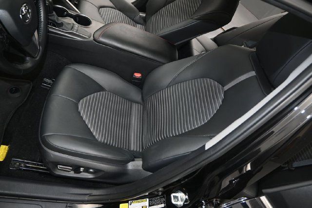 Used 2024 Toyota Camry SE FWD image 13