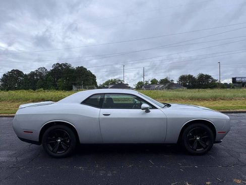 Used 2021 Dodge Challenger SXT RWD image 4