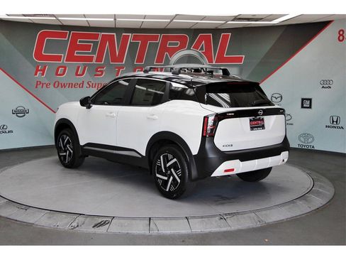 New 2026 Nissan Kicks SV w/ SV Premium Package image 3