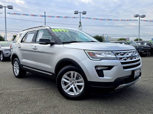 Used 2019 Ford Explorer XLT w/ Equipment Group 201A image 1
