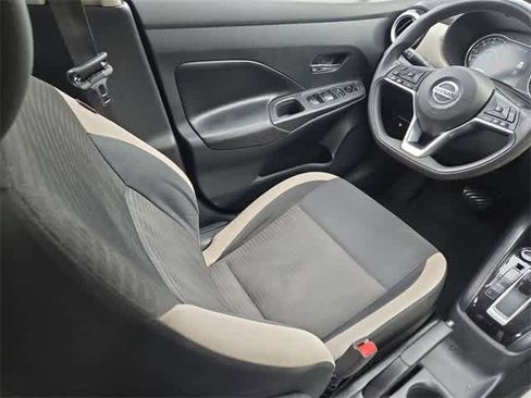 Used 2020 Nissan Versa SV image 15