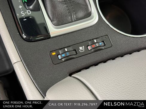 Used 2018 Toyota Highlander Limited Platinum AWD/4WD image 38
