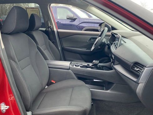 Used 2023 Nissan Rogue S image 17