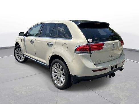 Used 2014 Lincoln MKX AWD w/ Equipment Group 102A image 8