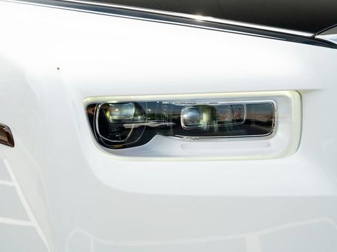 Used 2022 Rolls-Royce Phantom Sedan w/ The Phantom Package RWD image 11