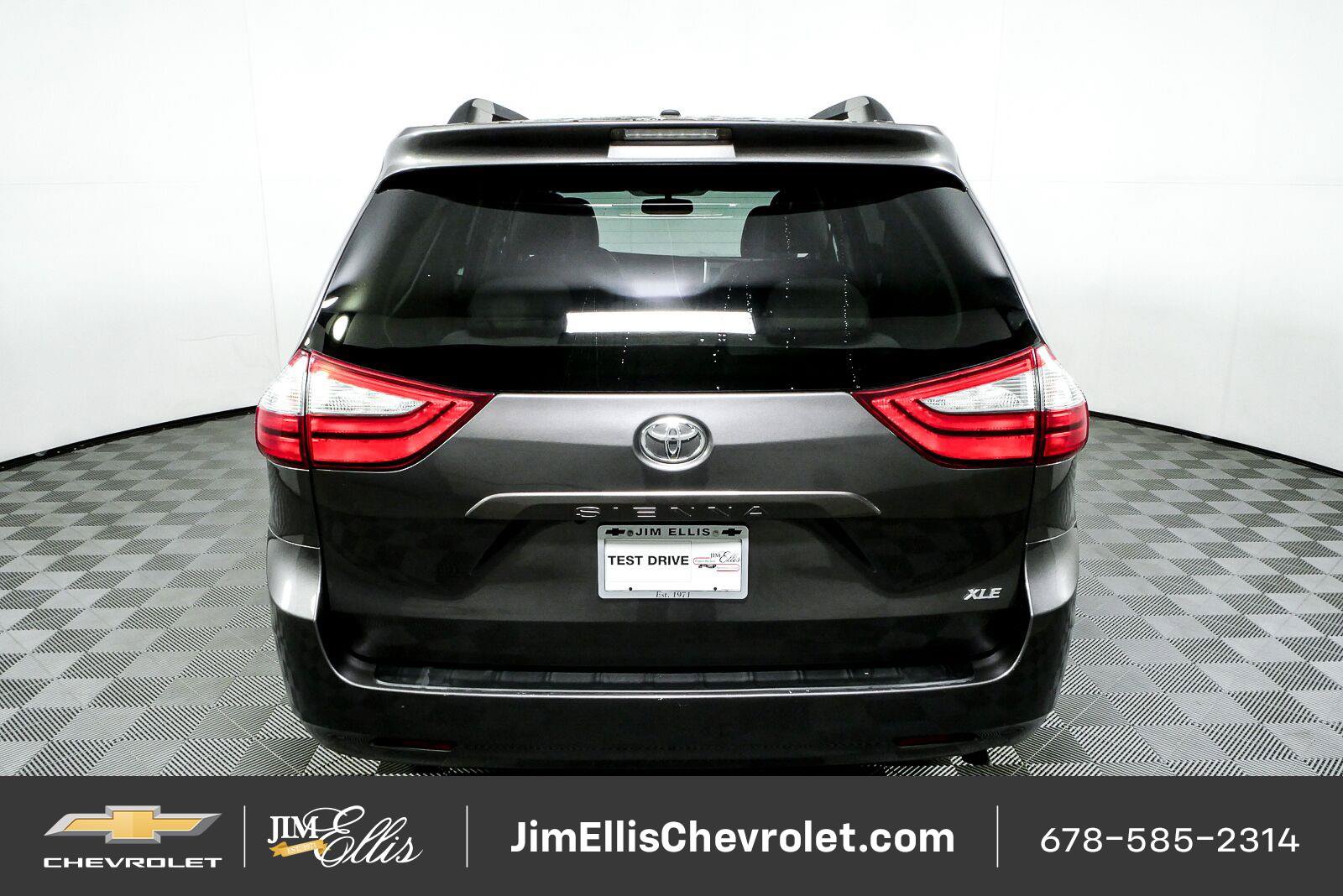 Used 2016 Toyota Sienna XLE FWD image 25
