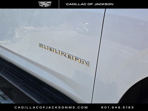 Used 2023 Chevrolet Suburban Premier image 4