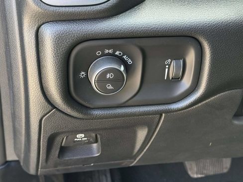 New 2026 RAM 1500 Express AWD/4WD image 24