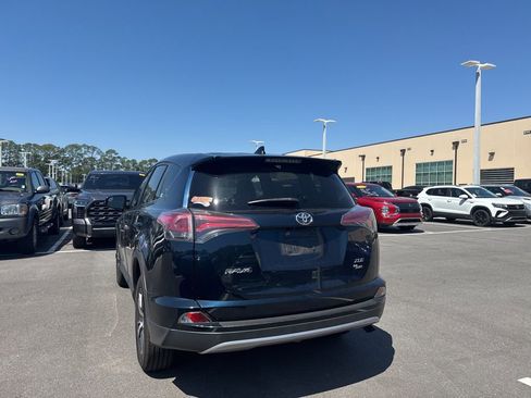 Used 2018 Toyota RAV4 XLE image 3