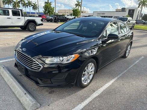 Certified 2020 Ford Fusion SE FWD image 3