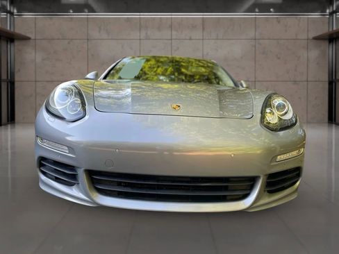Used 2016 Porsche Panamera S image 8