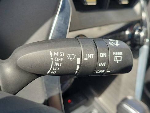 Certified 2021 Toyota Venza XLE w/ Softex Package AWD/4WD image 12