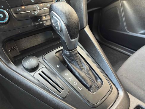 Used 2018 Ford Focus SE FWD image 26