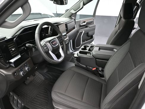 Used 2025 GMC Sierra 2500 SLE image 23