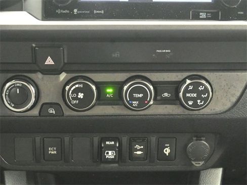 Used 2019 Toyota Tacoma TRD Sport image 22