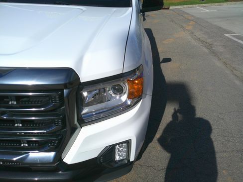 Used 2022 GMC Canyon AT4 image 6