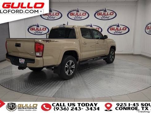 Used 2016 Toyota Tacoma SR5 image 8