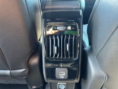 Used 2025 Jeep Compass Limited image 22