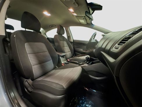 Used 2017 Kia Forte S w/ S Technology Package image 32