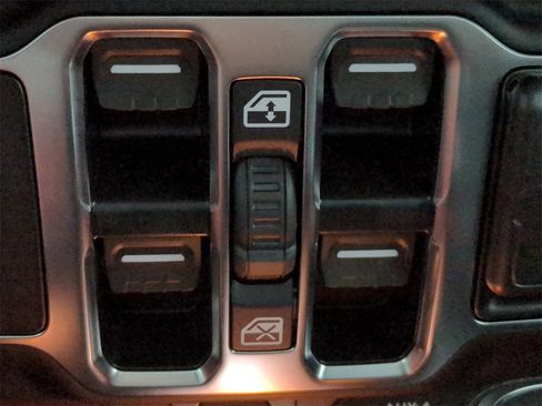 New 2025 Jeep Wrangler Unlimited Rubicon w/ Technology Group image 23