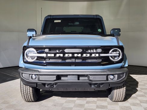 New 2025 Ford Bronco Outer Banks image 2