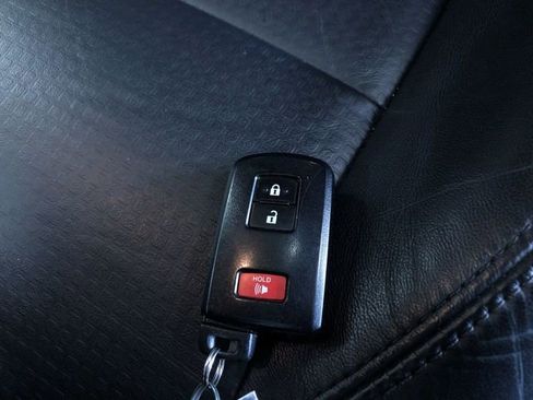 Certified 2022 Toyota Tacoma TRD Off-Road w/ TRD Premium Off Road Package AWD/4WD image 25