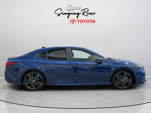 Used 2025 Toyota Camry XSE FWD image 8