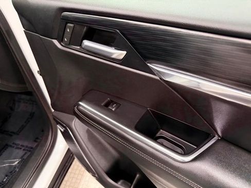 Used 2025 GMC Acadia Elevation image 21